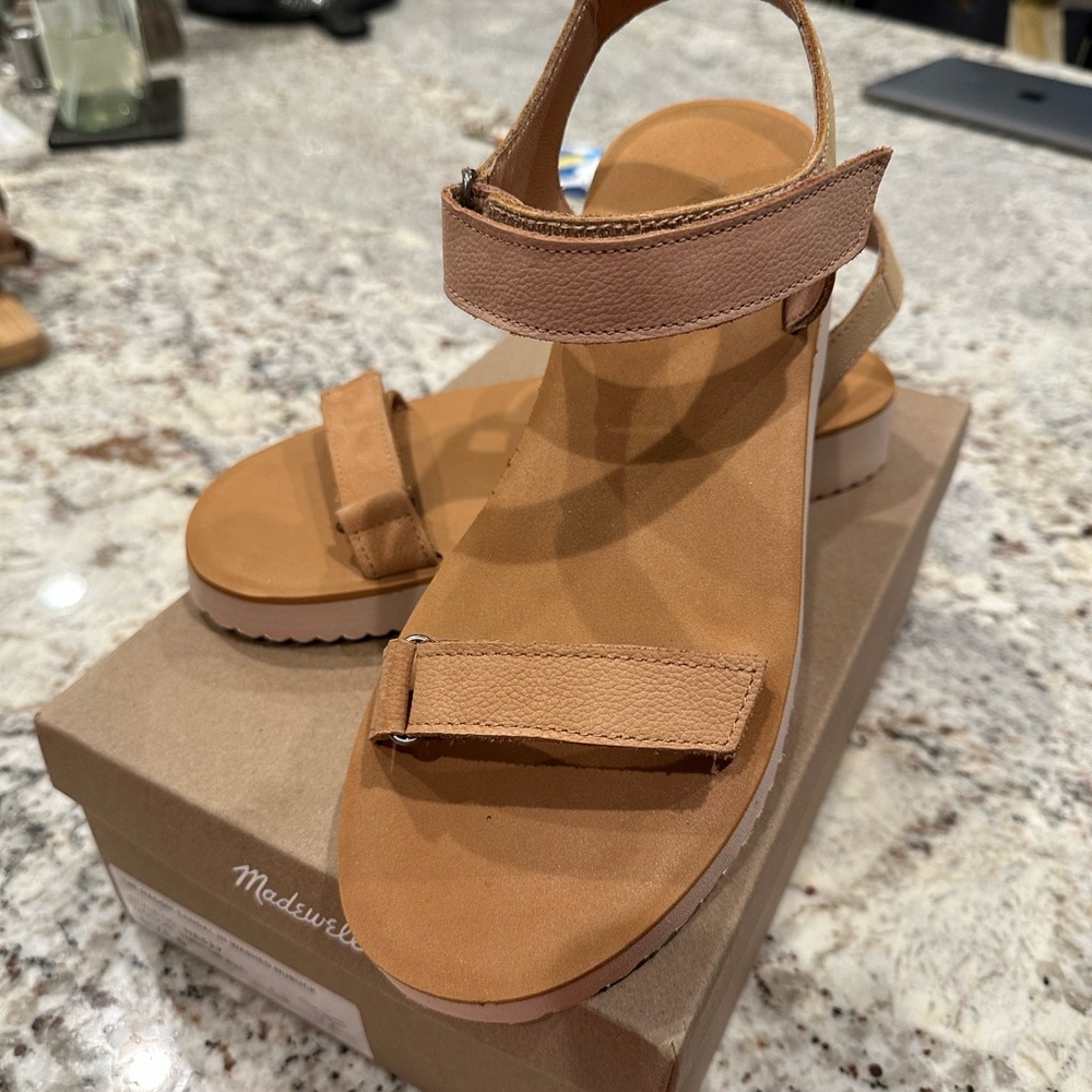 Size 9 madewell sandals